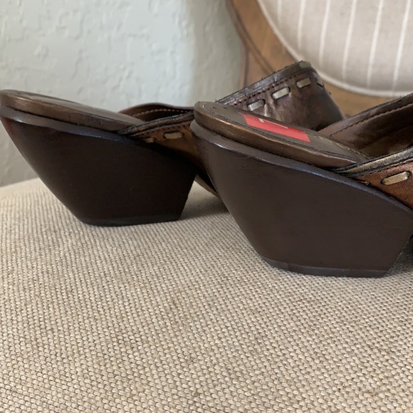 NWOT BCBGirls Western Mule - Picture 5 of 14